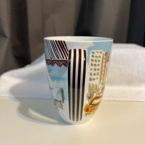 Henri Bendel coffee mug - Picture 4 of 7